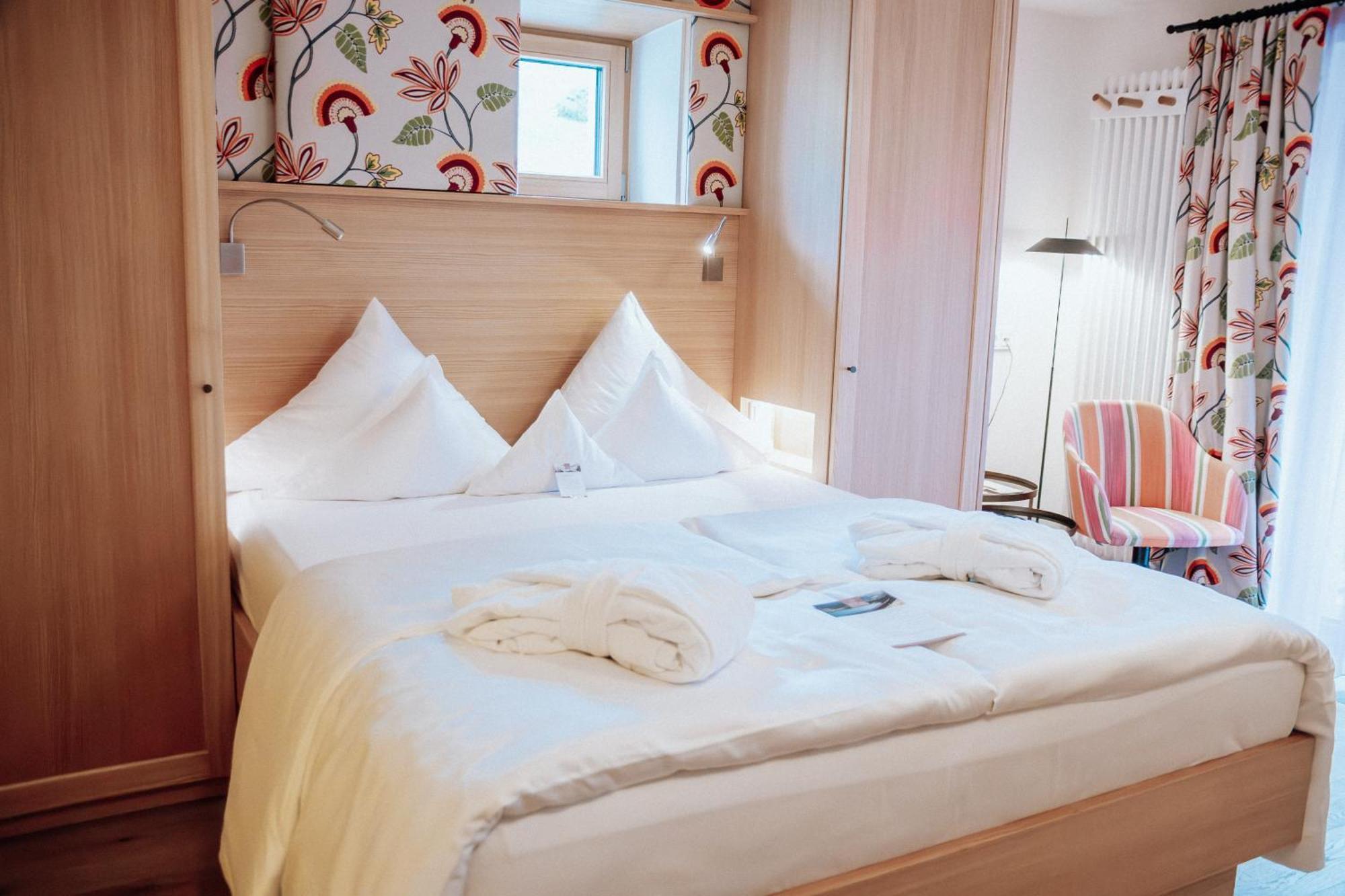Hotel Goldener Berg เลคอัมอาร์ลแบร์ก ภายนอก รูปภาพ